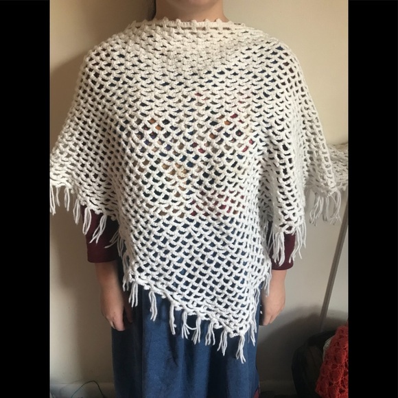 Rare Vintage 1960’s Handmade Crochet Shawl - Picture 1 of 5